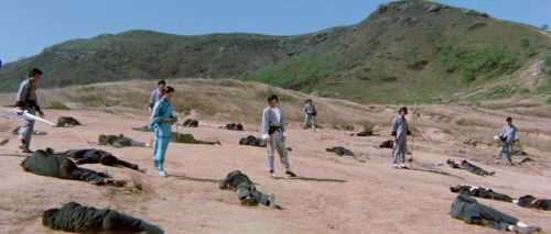 7 Golden Vampires 33