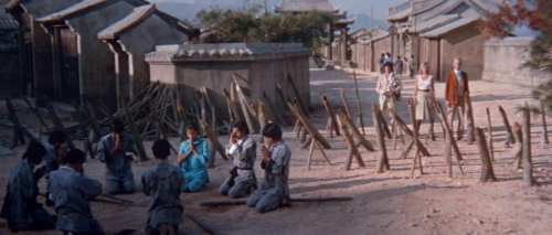 7 Golden Vampires 49