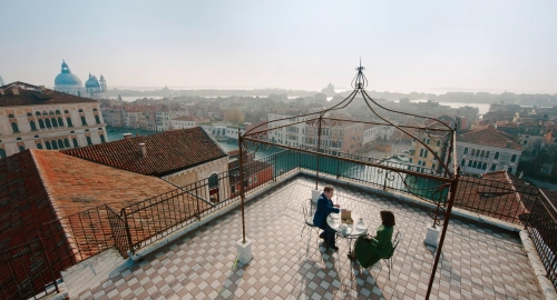 A Haunting In Venice 09