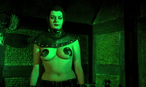 Curse of the Crimson Altar 06