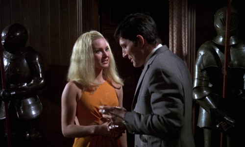 Curse of the Crimson Altar 15