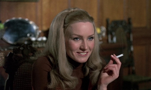 Curse of the Crimson Altar 32