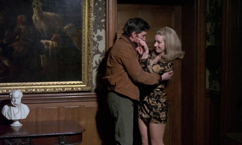 Curse of the Crimson Altar 37