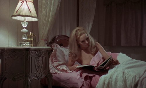 Curse of the Crimson Altar 45