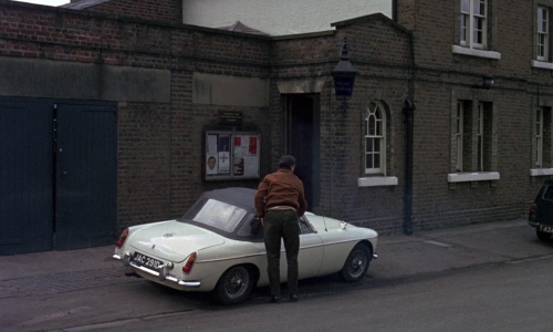 Curse of the Crimson Altar 47