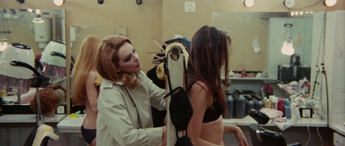 Death Walks On High Heels 08