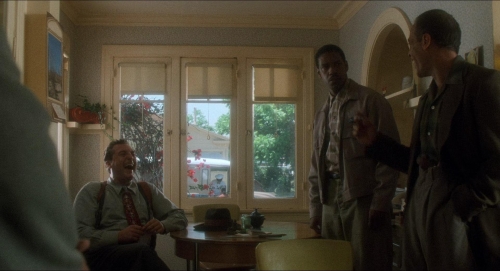 Devil in a Blue Dress 34