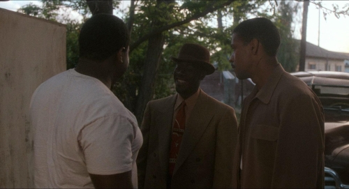 Devil in a Blue Dress 43