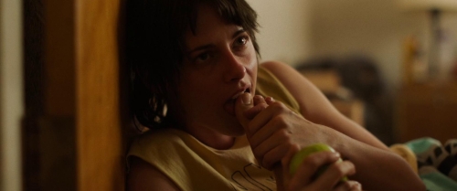 Love Lies Bleeding 15