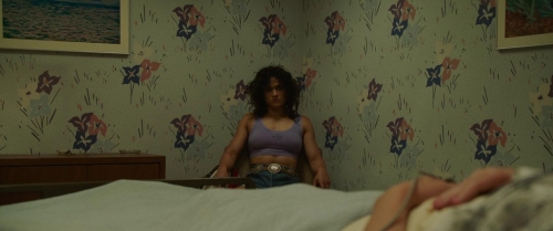 Love Lies Bleeding 21