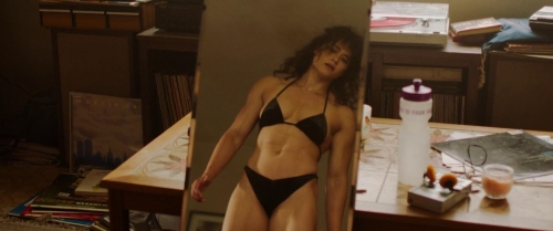 Love Lies Bleeding 33