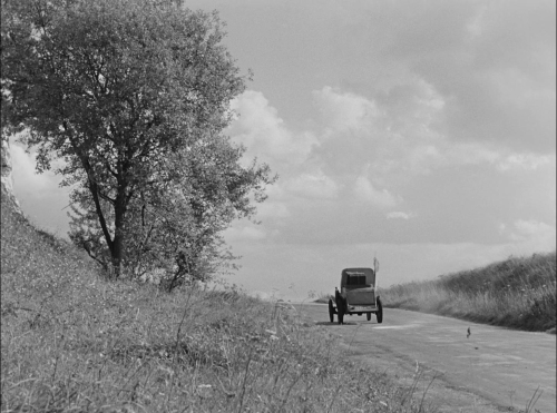 Monsieur Hulot's Holiday 10