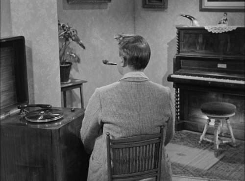 Monsieur Hulot's Holiday 29