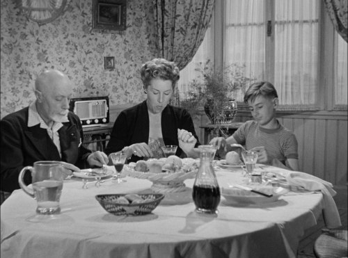 Monsieur Hulot's Holiday 35