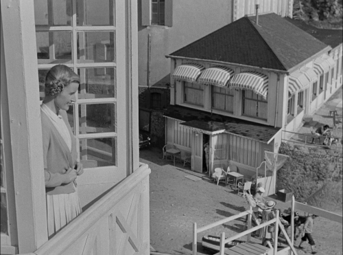 Monsieur Hulot's Holiday 37