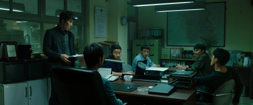 The Cop The Gangster The Devil 17