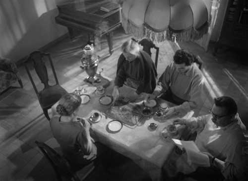 The Cranes Are Flying 11