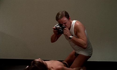 Thriller A Cruel Picture 24